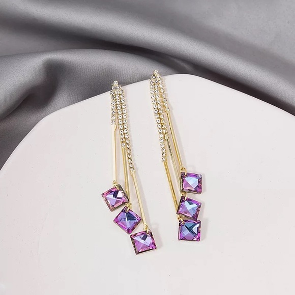 Earrings - Picture 3 of 5